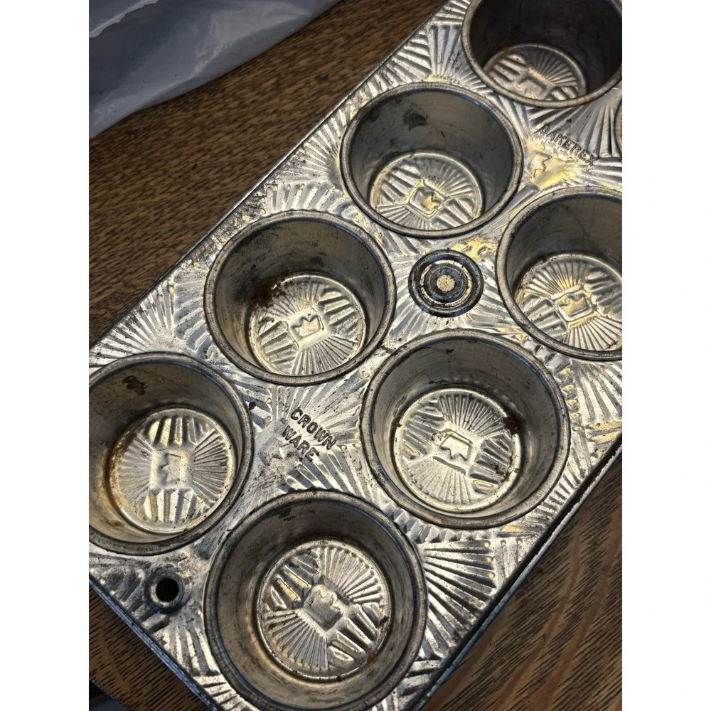 Vintage Bakerex Crown Ware Muffin Cupcake Pan Starburst Pattern Baking Dish 8